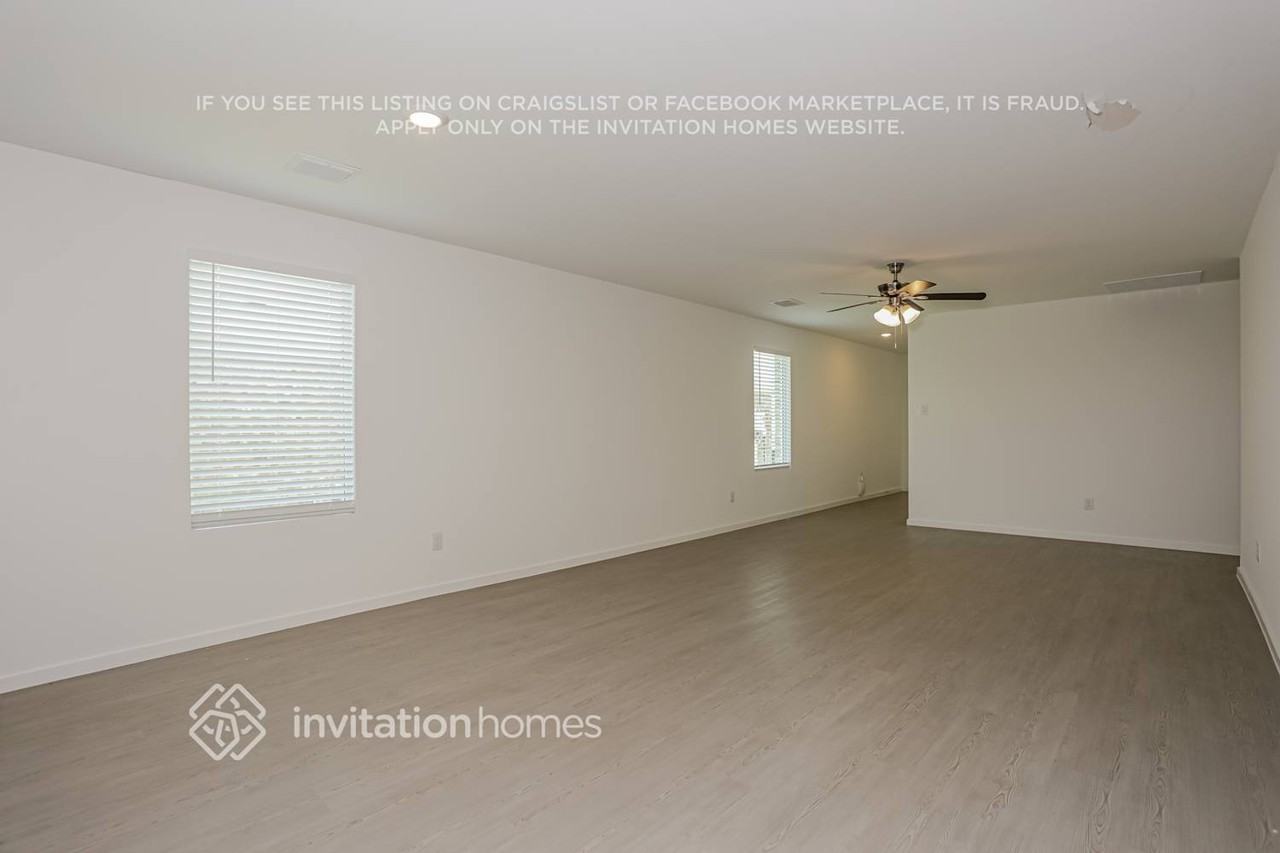 935 Carrick Drive - Photo 3 of 17