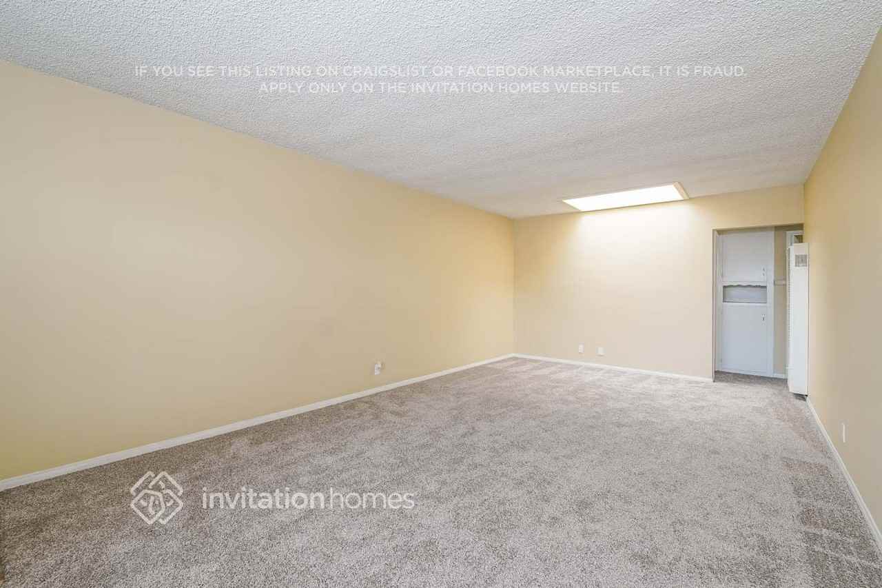 4703 W 169th St - Photo 3 of 18