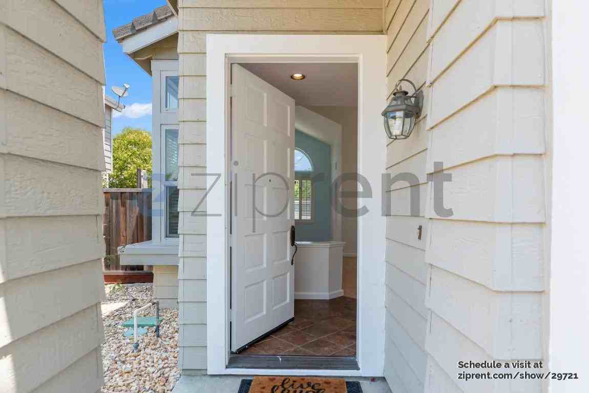 36816 Papaya St - Photo 4 of 32
