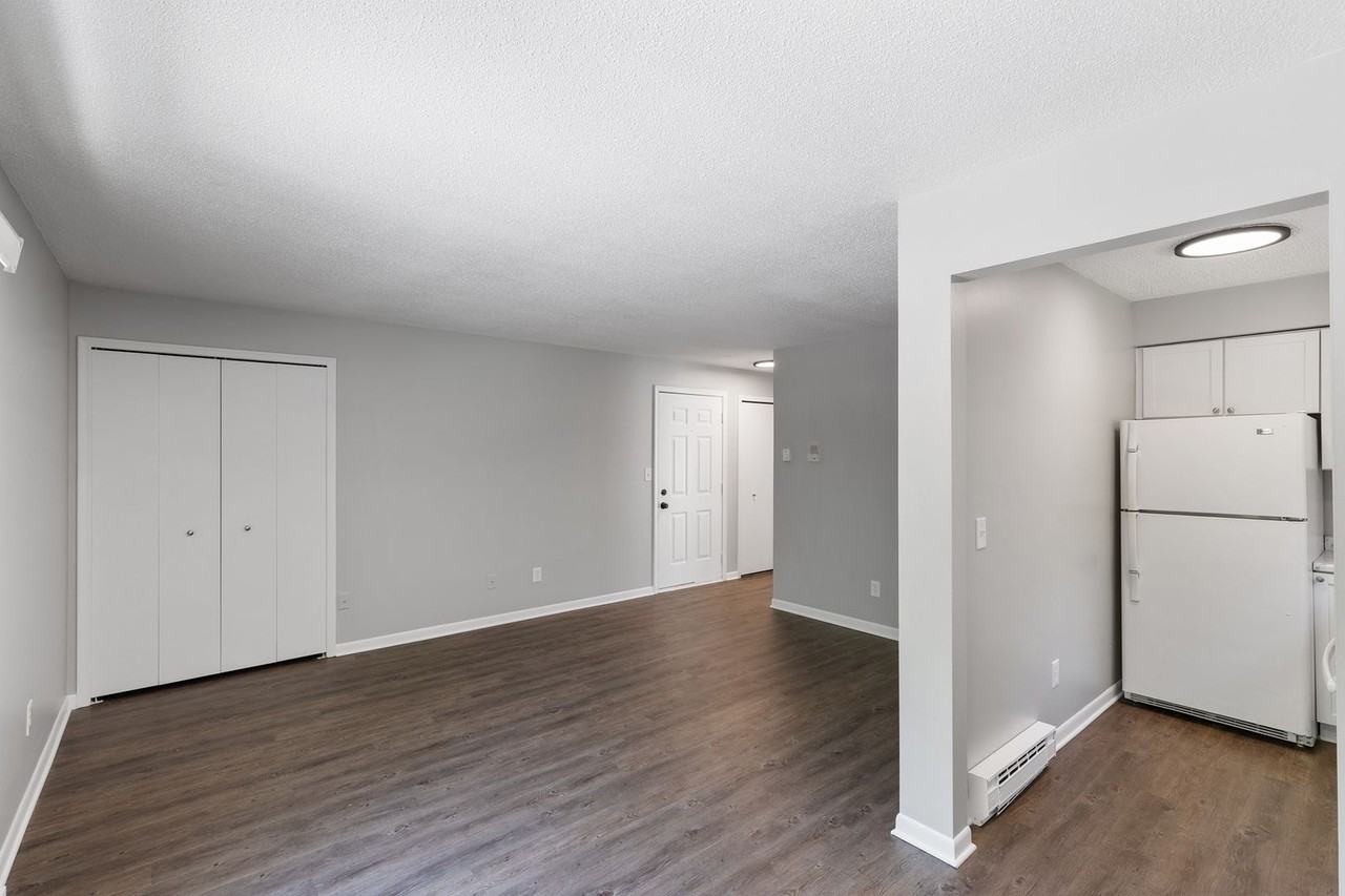 Point East China Apartmetns - Photo 6 of 18