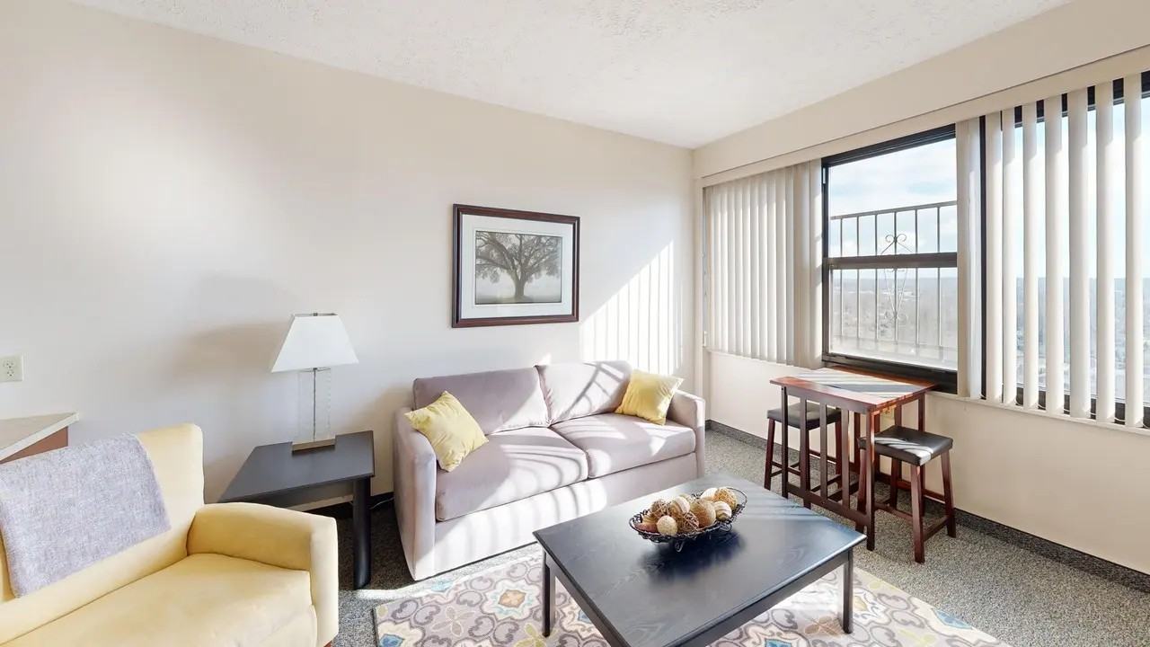 Roosevelt House II - Photo 4 of 14