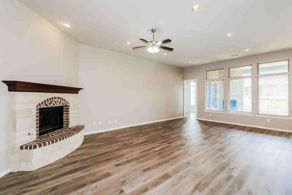 29023 Oldfield Ct - Photo 4 of 16