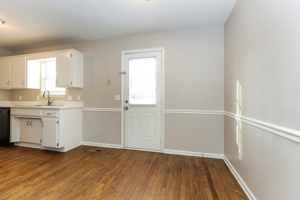 141 Nelson Dr - Photo 6 of 17