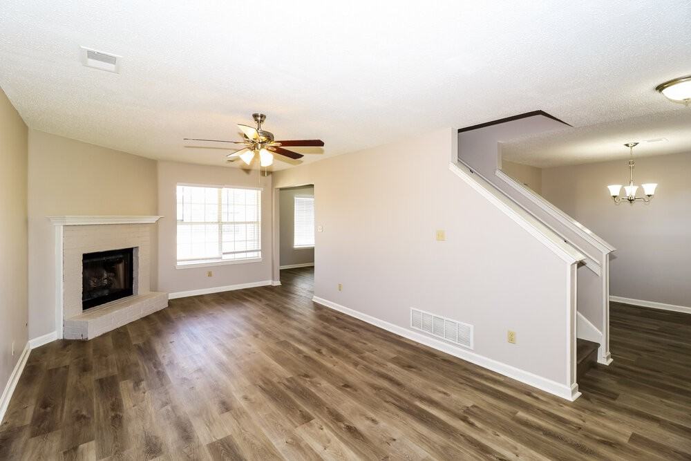 6997 Luxor Ln - Photo 5 of 17
