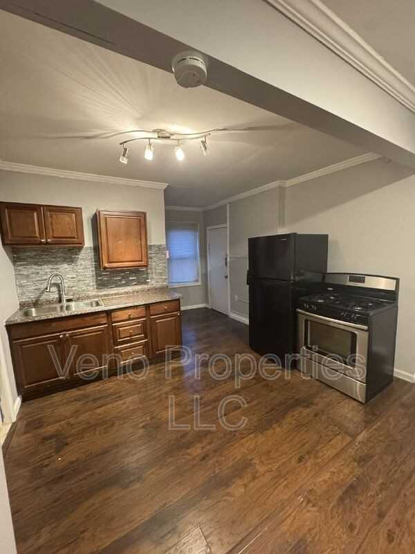 1 Cataract St #2 - Photo 2 of 7