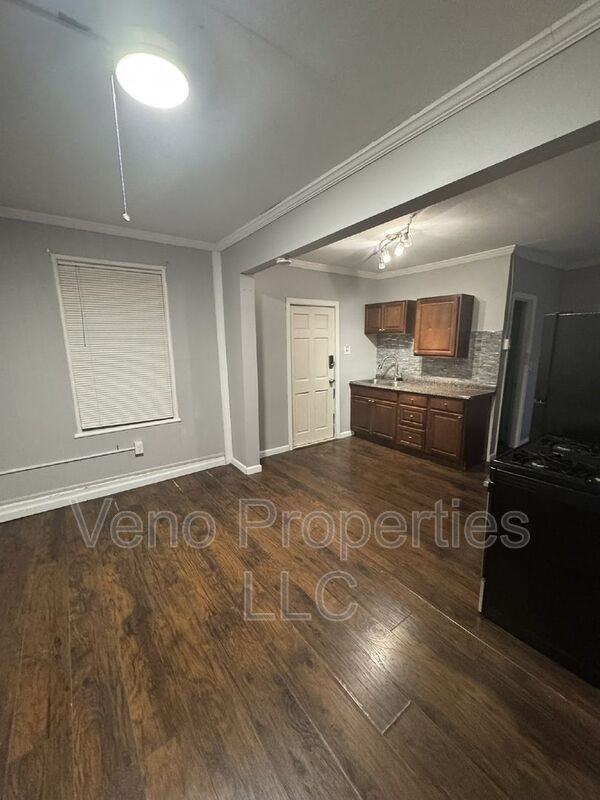 1 Cataract St #2 - Photo 4 of 7