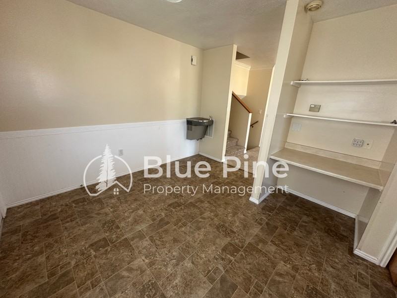 1077 Eastnorth - Photo 4 of 16