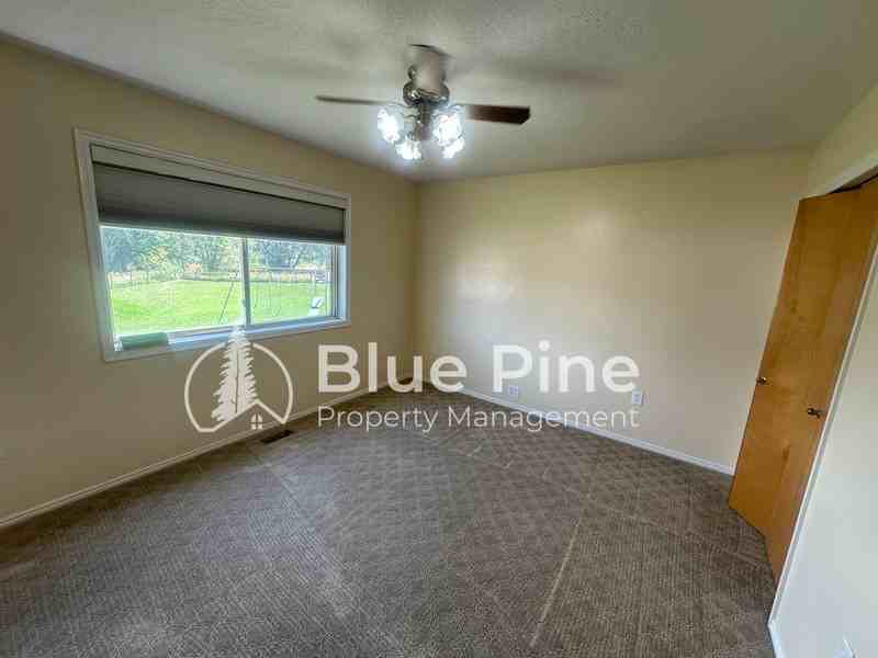 1077 Eastnorth - Photo 7 of 16