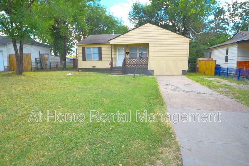 6268 E Latimer St - Photo 3 of 18