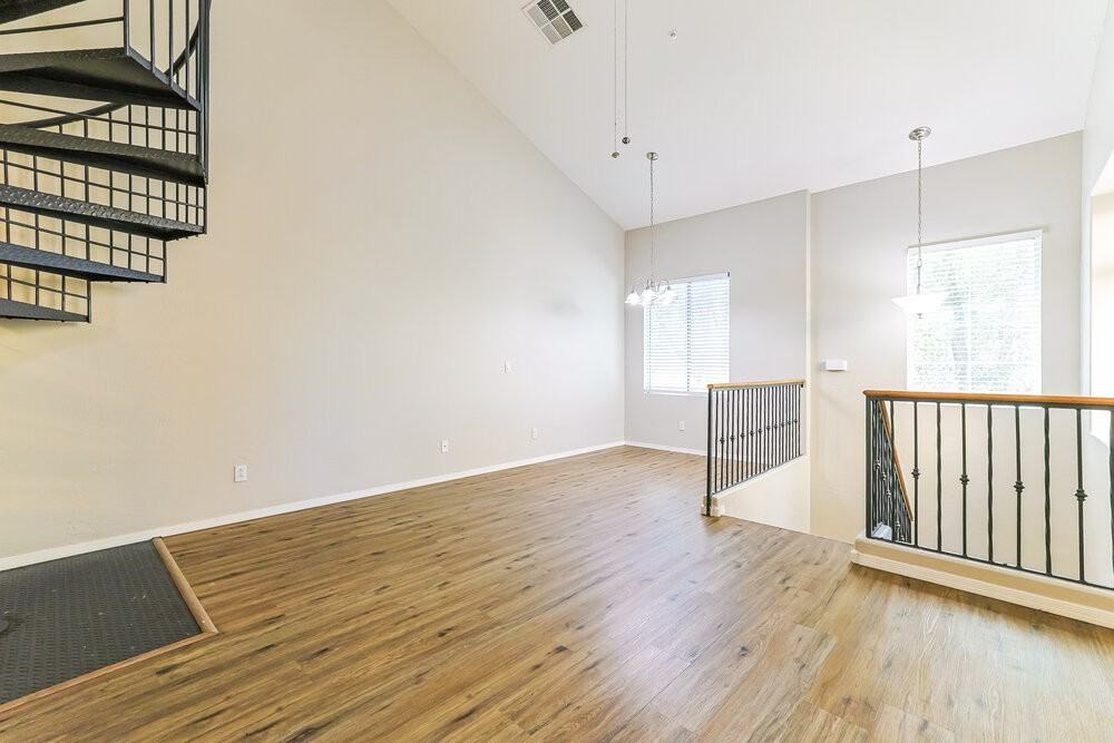 163 West Tremaine Court - Photo 6 of 18