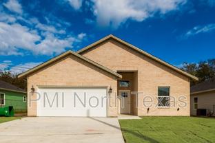 1518 Walworth St - Photo 1 of 1