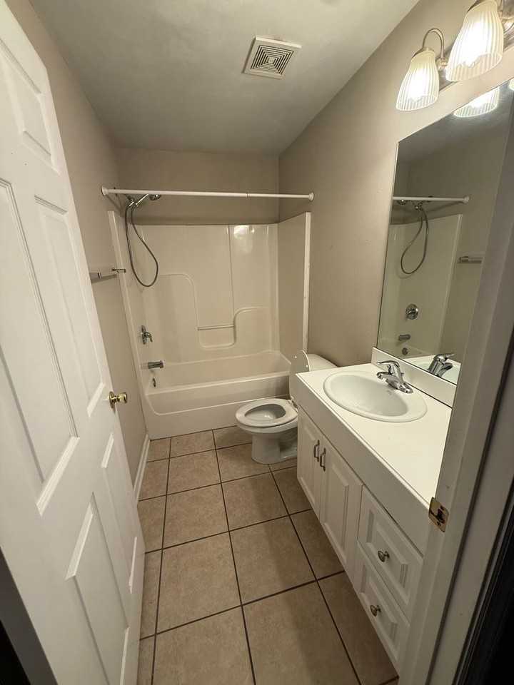 110 Chapel Dr - Photo 5 of 7