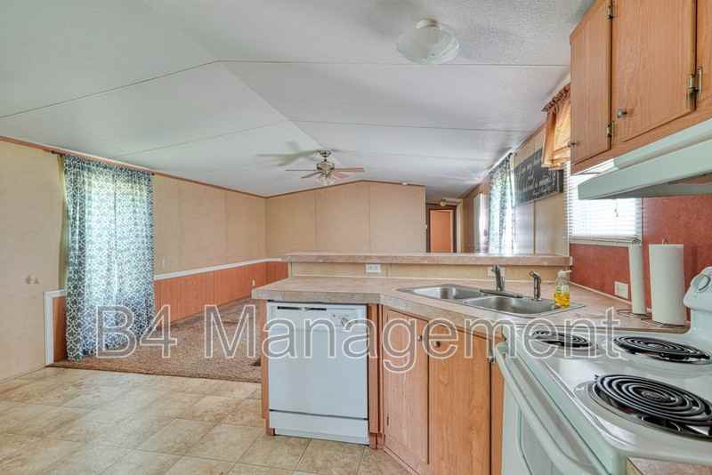 242 Dutchman Creek Rd - Photo 3 of 20