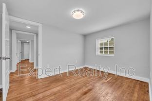 546 55th St #C - Photo 1 of 1