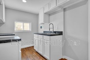546 55th St #D - Photo 1 of 1