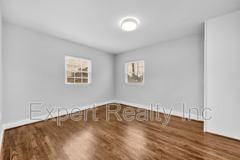 546 55th St #D - Photo 1 of 1