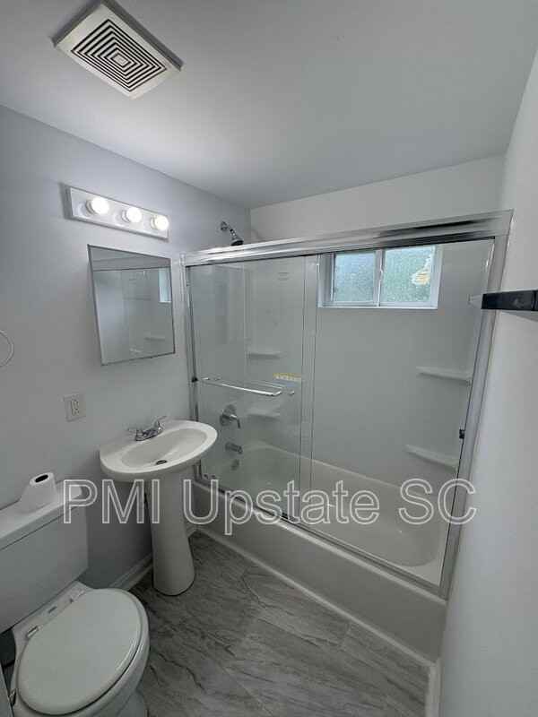 201 Chandler Dr #16C - Photo 4 of 11