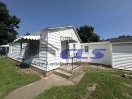 featured image of 916 Kussner St
