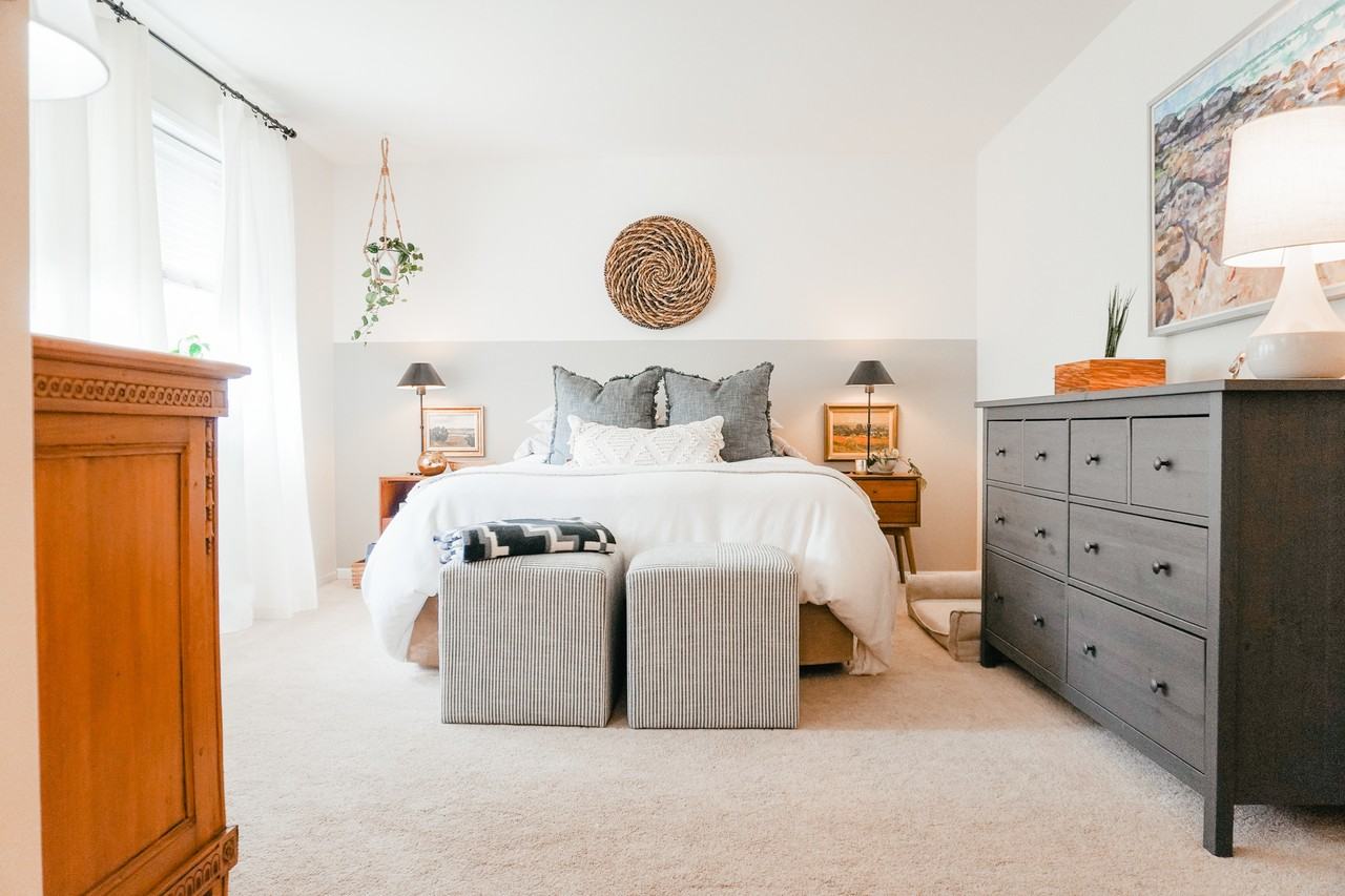 3047 50th Avenue Southwest - Photo 3 of 21