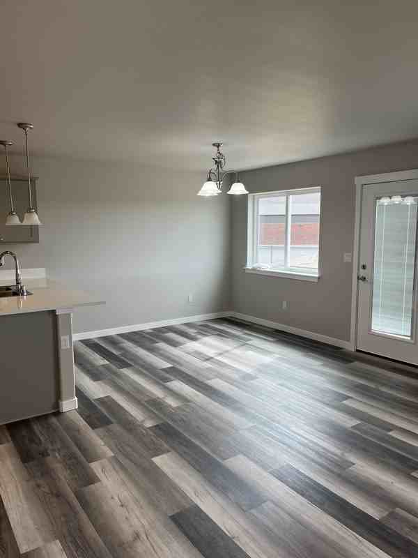 612 Mead Ave #B - Photo 3 of 17