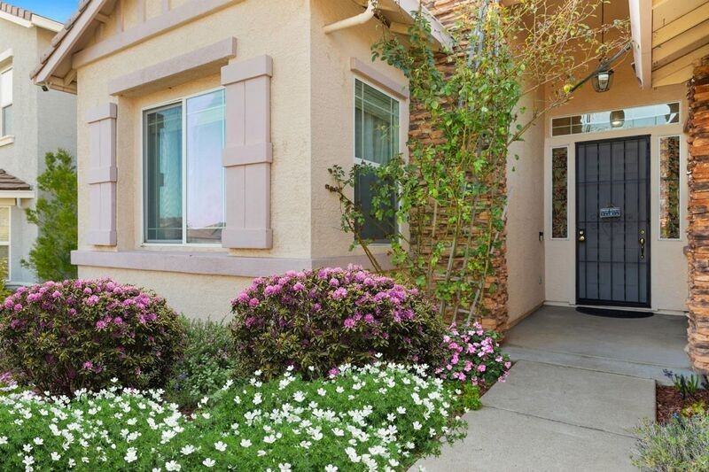 2083 Renpoint Way - Photo 2 of 38