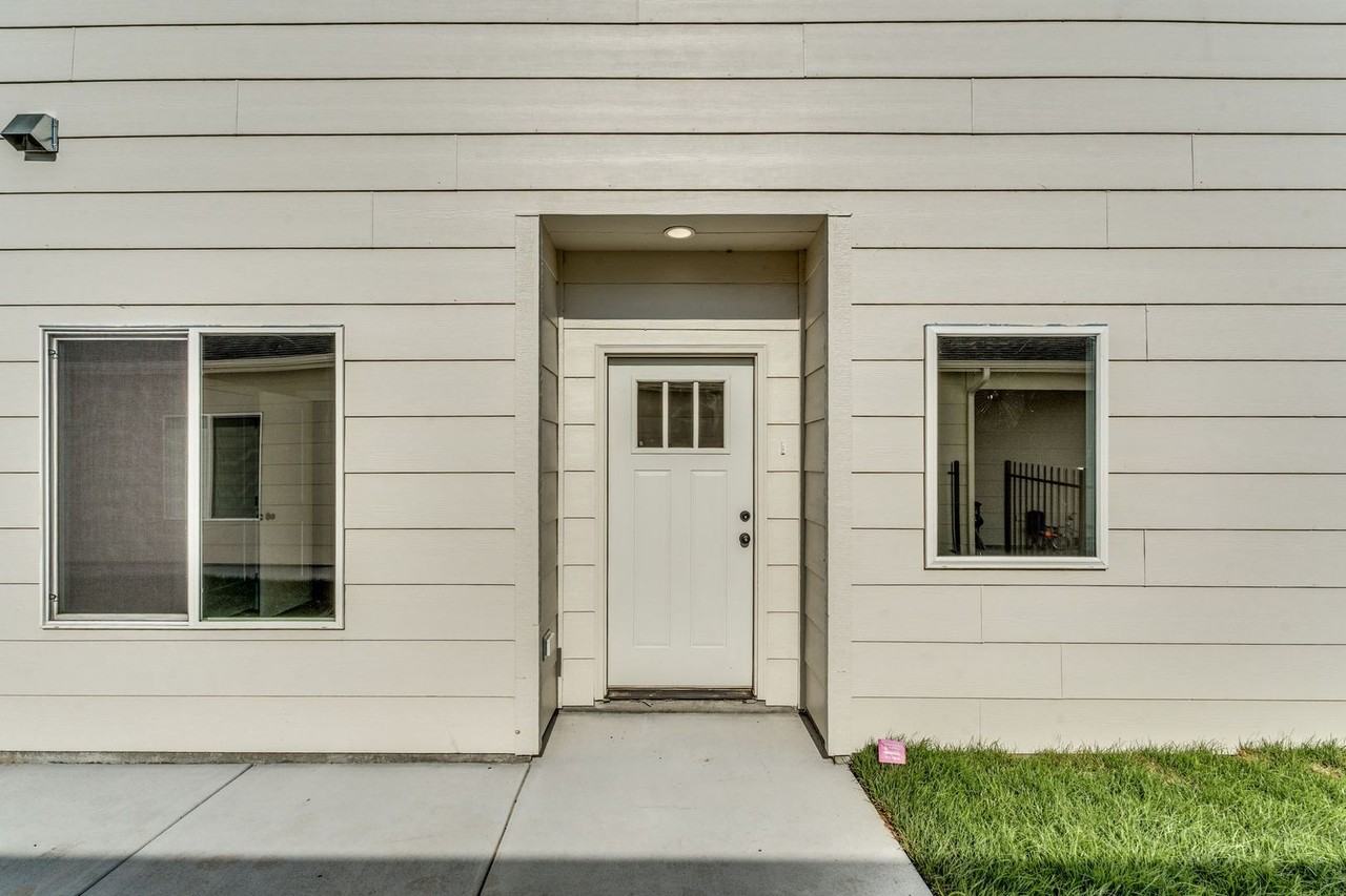 2136 Melody Court - Photo 3 of 15