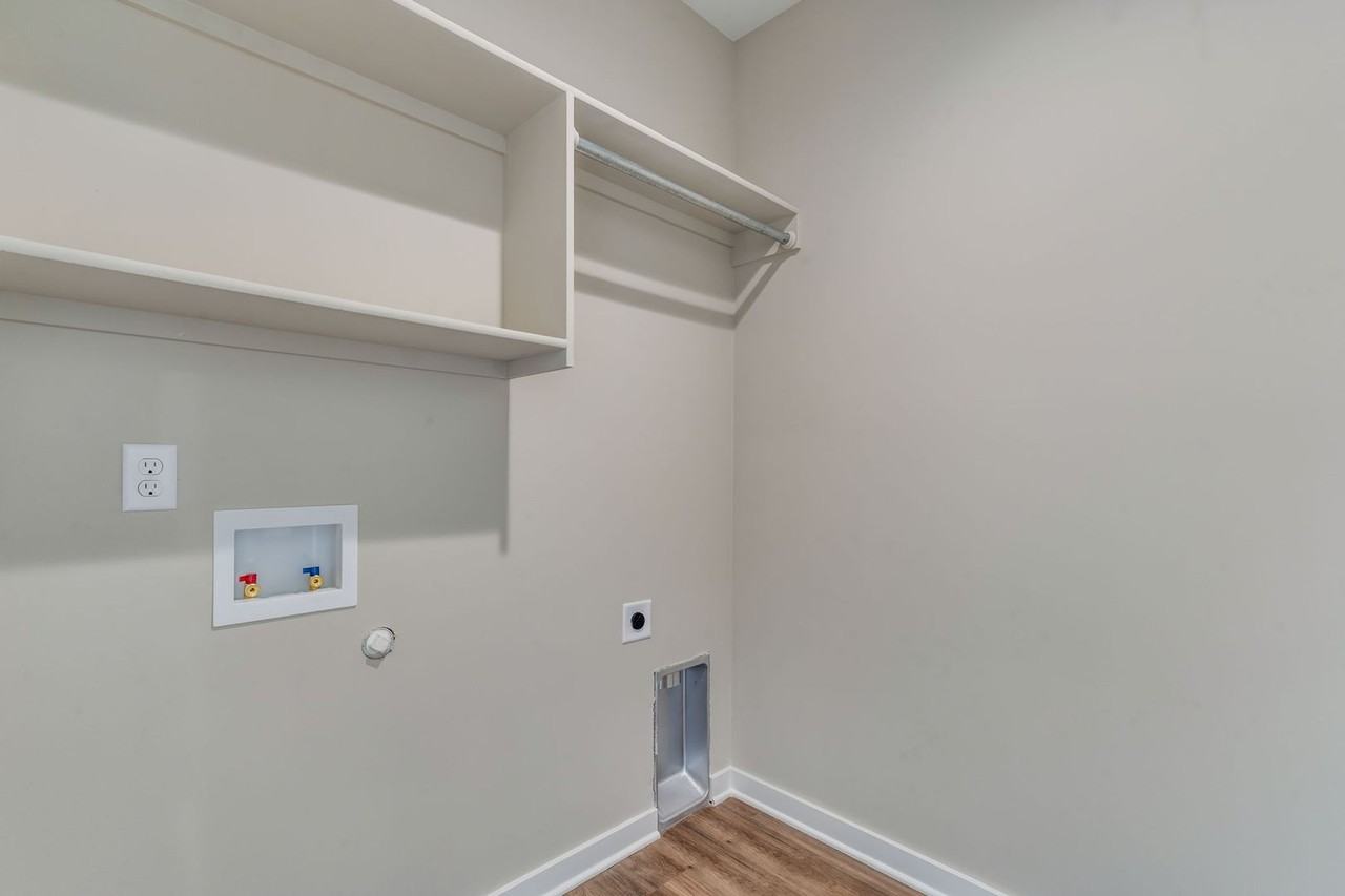 2120 N Melody Ct - Photo 7 of 14