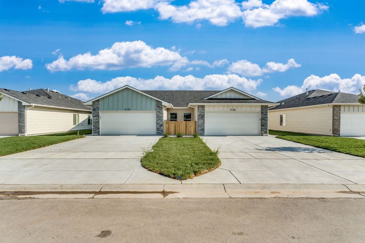 2118 N Melody Ct - Photo 2 of 14