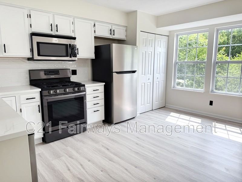 6422 Lindsey Ln - Photo 2 of 10