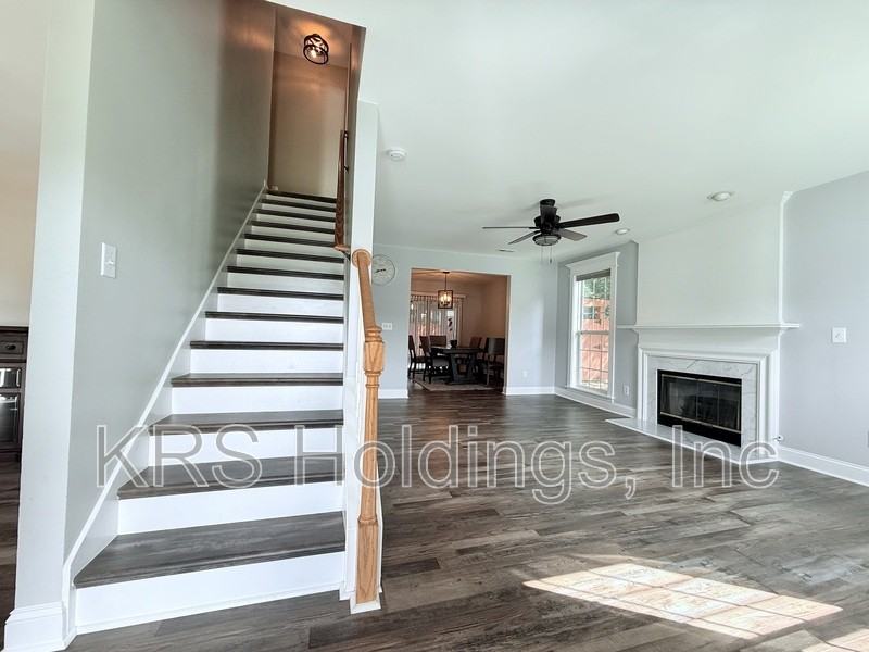 6920 Dawnalia Ct - Photo 3 of 25