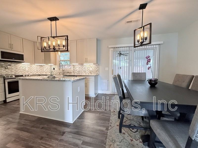 6920 Dawnalia Ct - Photo 6 of 25