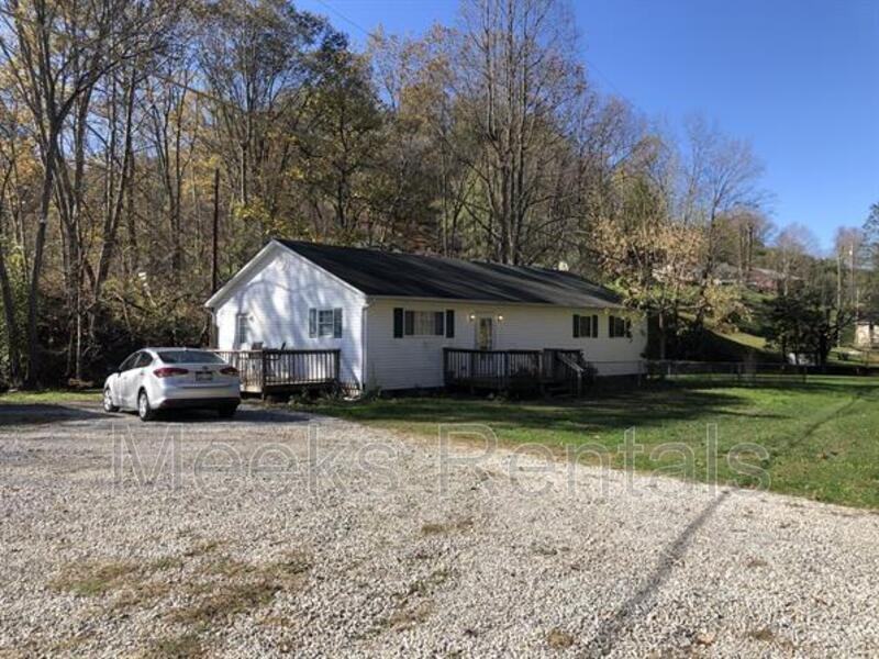 714 Tacketts Branch Rd - Photo 2 of 10