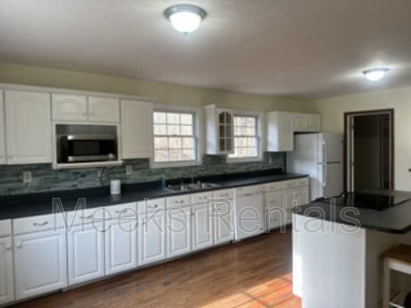 714 Tacketts Branch Rd - Photo 3 of 10