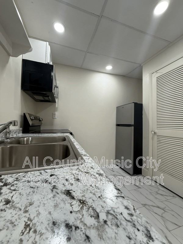 105 Bonnabrook Dr #203 - Photo 6 of 9