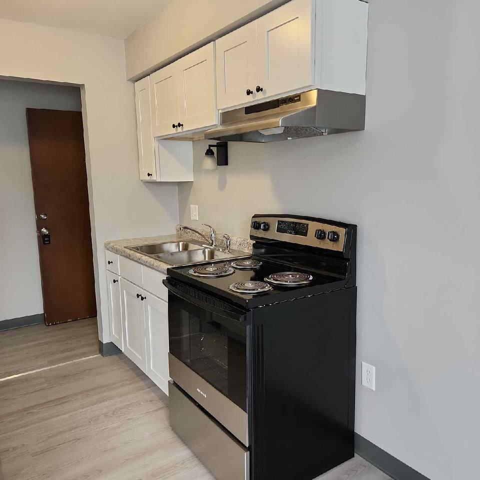 348 East Marquette Street - Photo 2 of 8