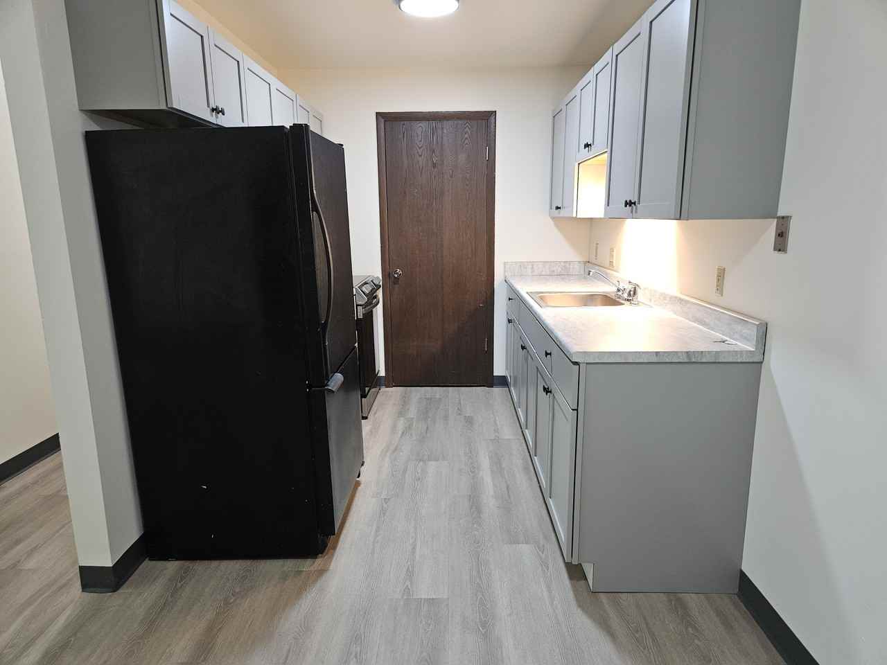 English Meadows Apartments 175 South National Avenue - Photo 3 of 19