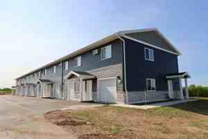 featured image of 305 N 3rd St