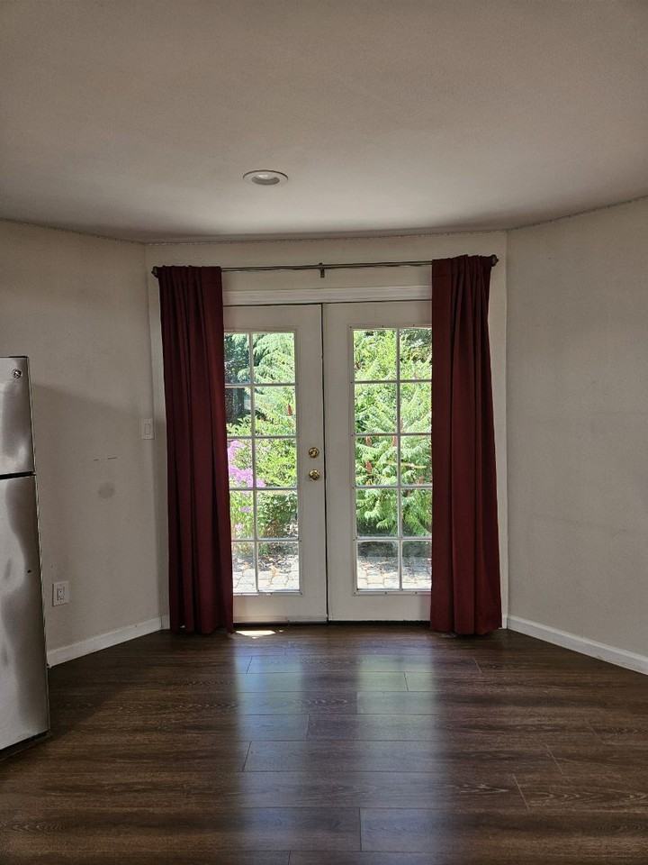 179 129th St E - Photo 7 of 9