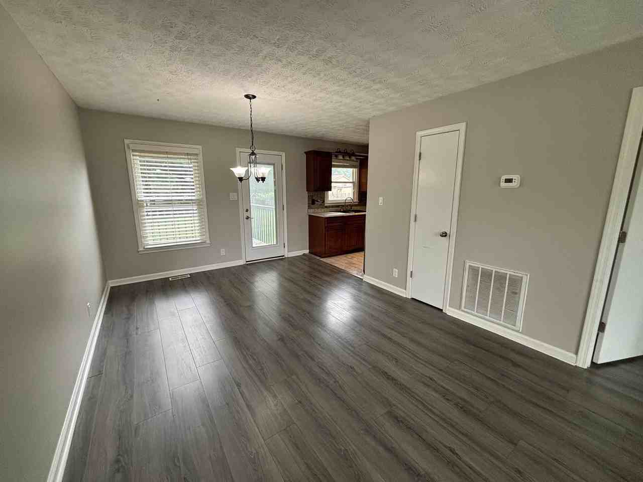 1055 Tolliver Way - Photo 3 of 19