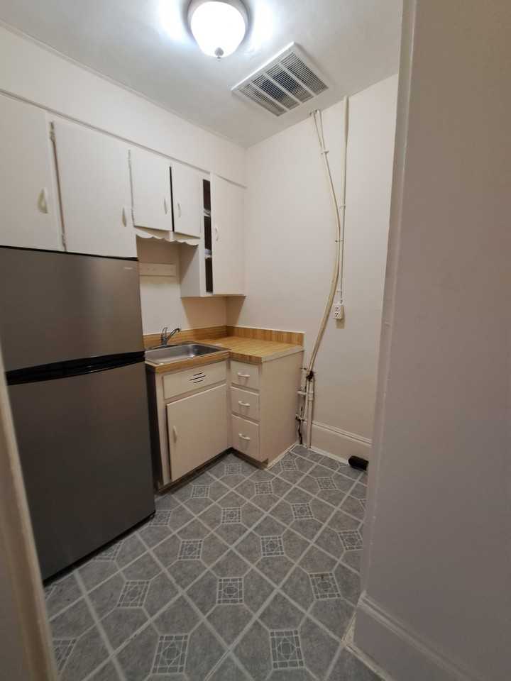 1002-1004 South Fountain Avenue - Photo 2 of 11