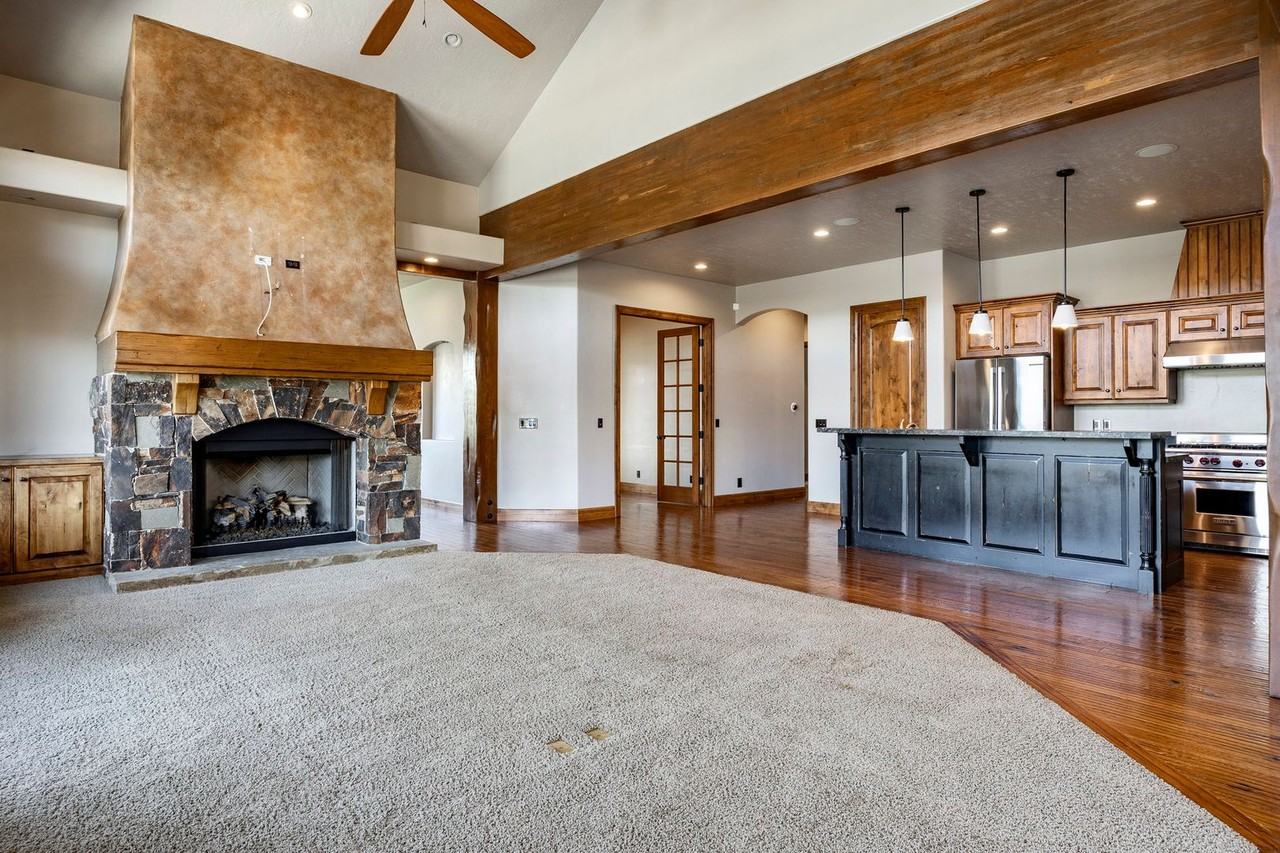 4368 W Jeremy Woods Dr - Photo 3 of 25