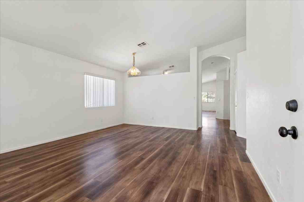 2124 Starline Meadow Pl - Photo 2 of 20