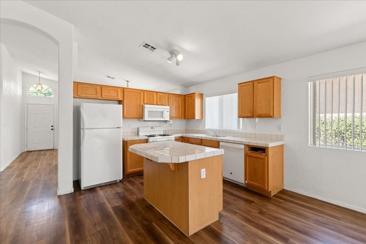 2124 Starline Meadow Pl - Photo 5 of 20