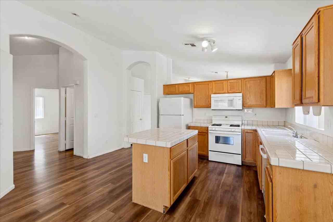 2124 Starline Meadow Pl - Photo 6 of 20