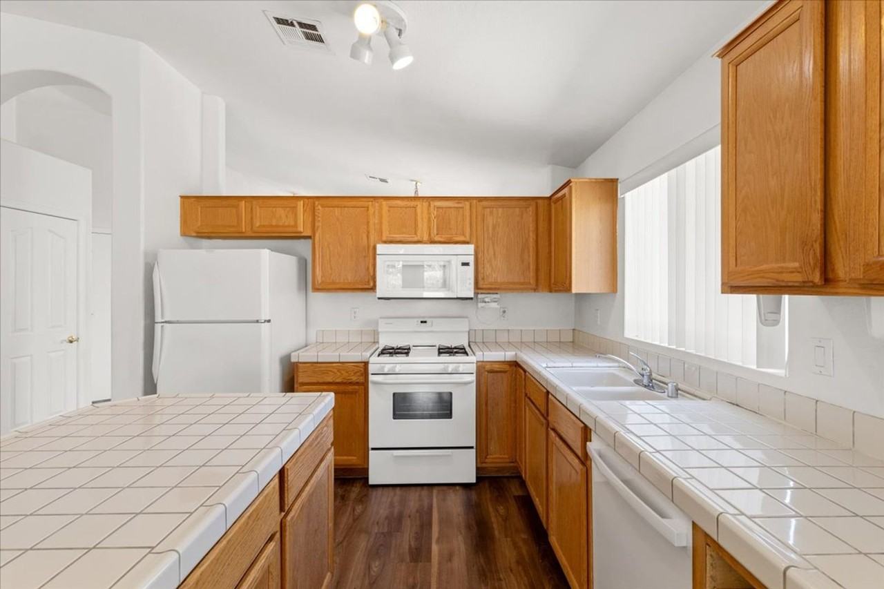 2124 Starline Meadow Pl - Photo 7 of 20
