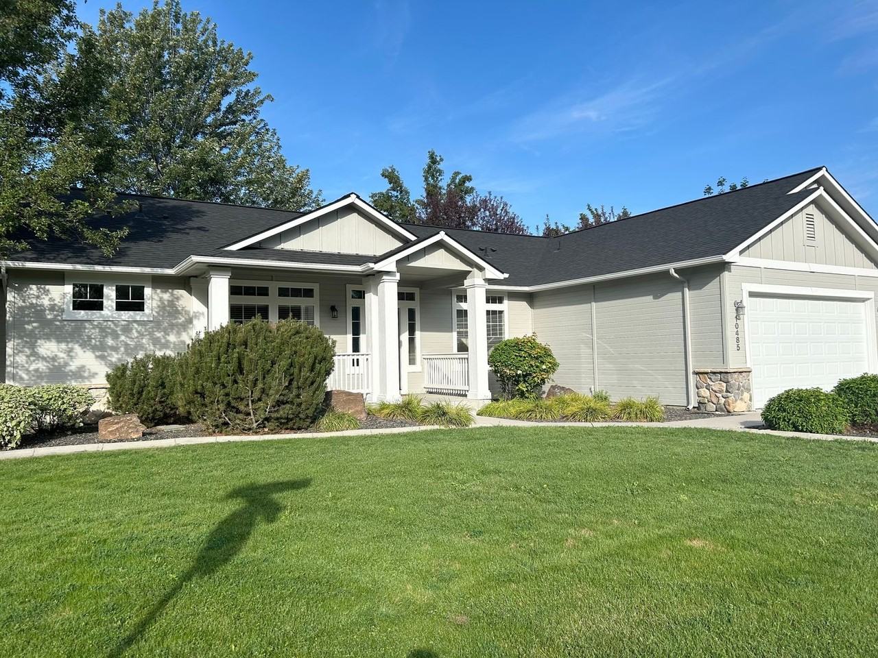 10485 N Bridle Way - Photo 3 of 46
