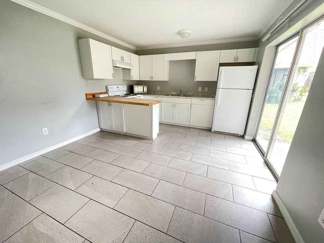 1193 County Road 463b ##D1 - Photo 2 of 9