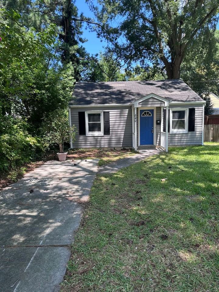 840 Alma Dr - Photo 2 of 16