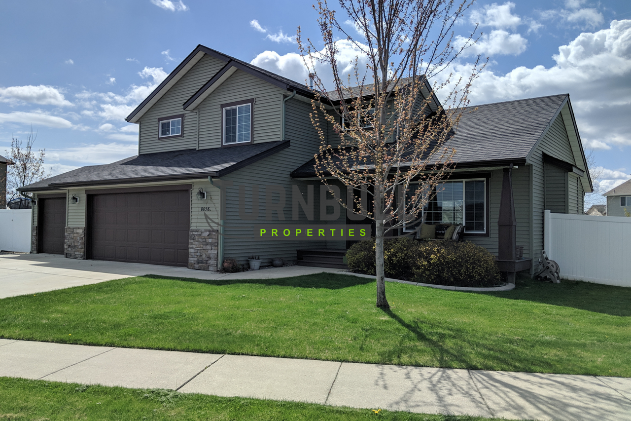 8058 N Chateaux Dr - Photo 3 of 18