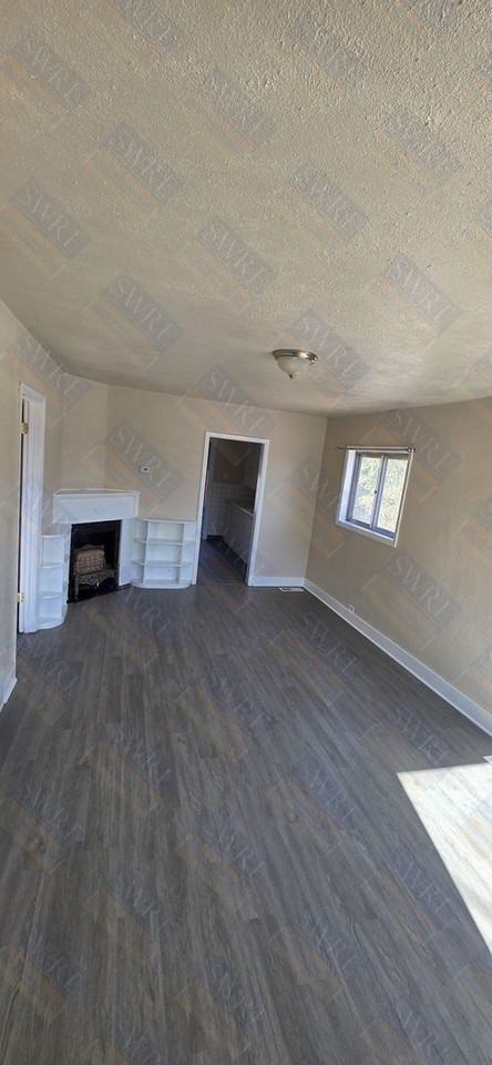 816 Walnut St - Photo 3 of 16